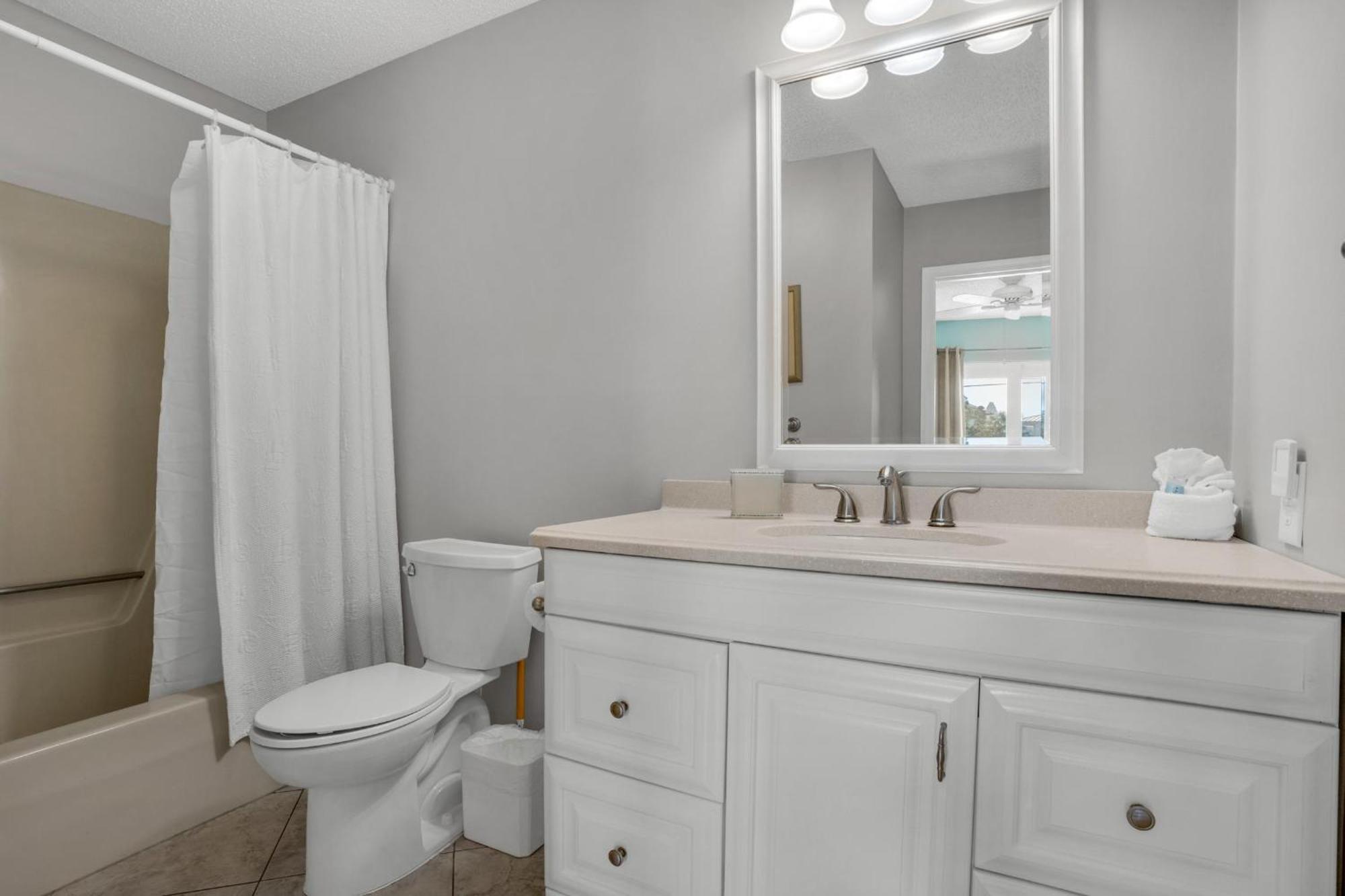 Seabreeze Escape Apartment *