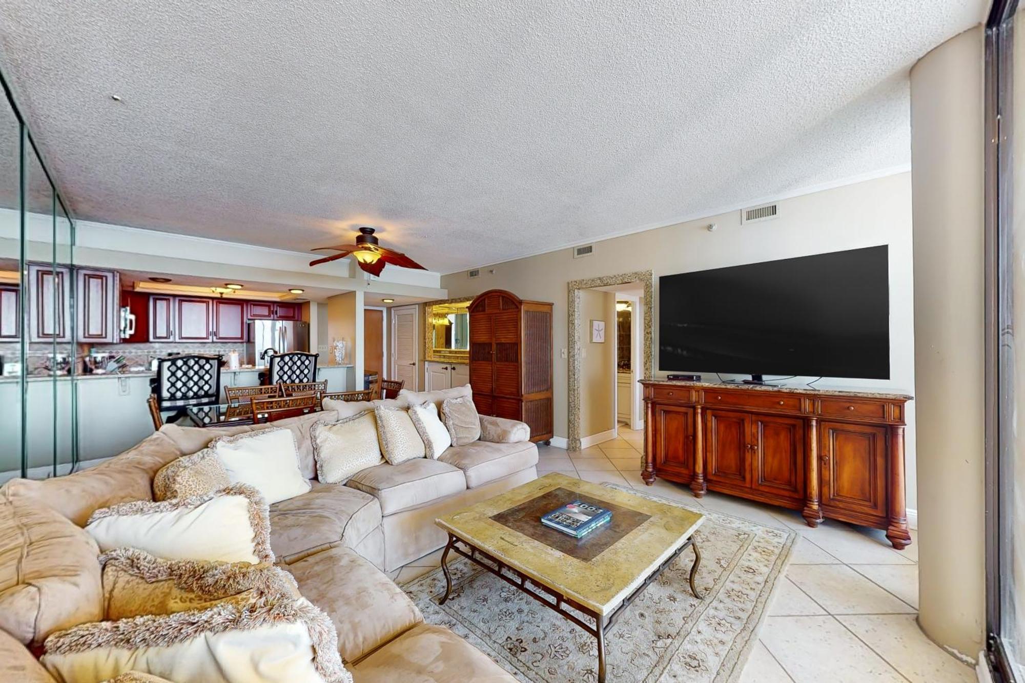 East Pass Towers 212 Apartment