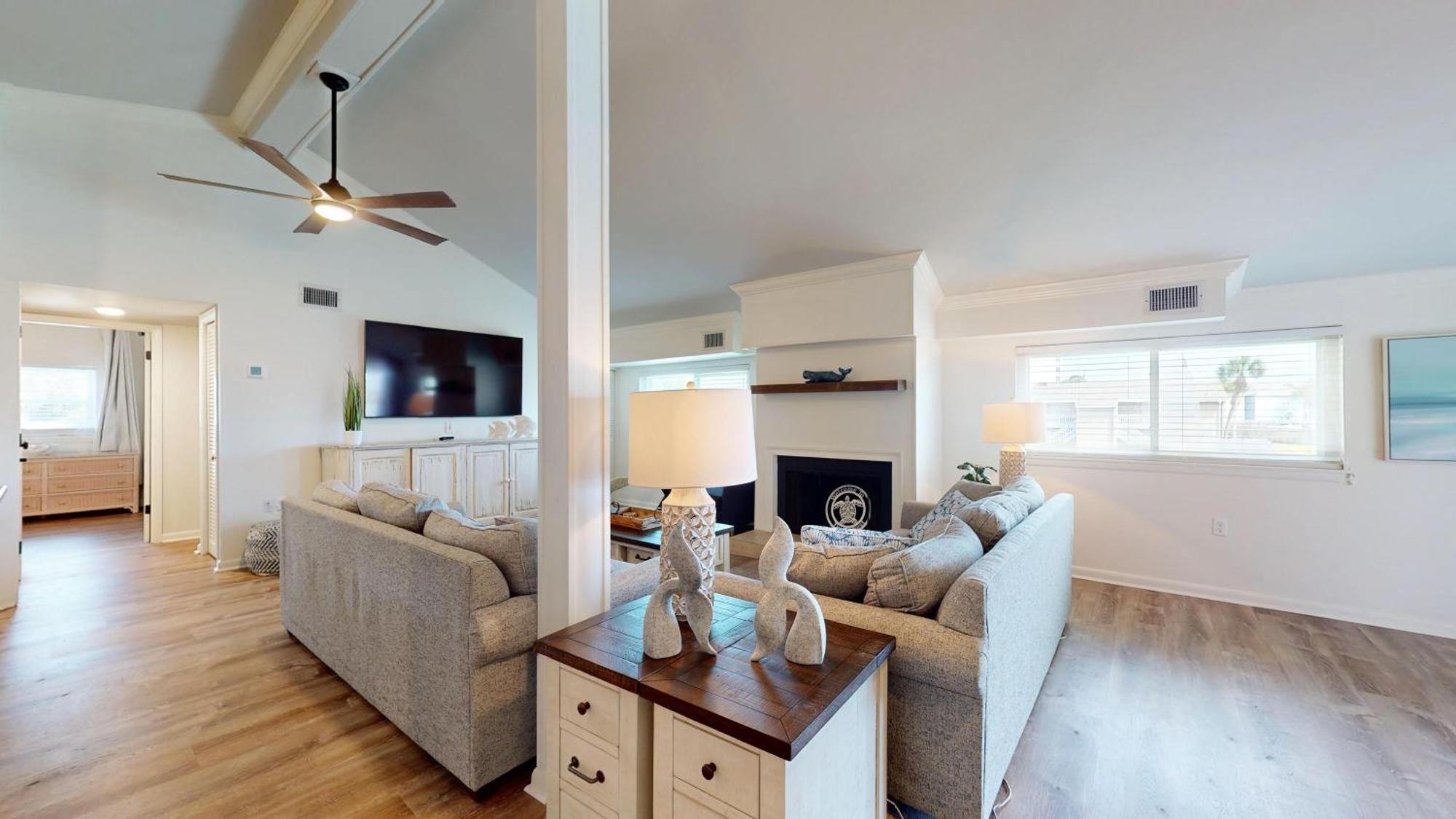Holiday home Chateau La 16e Destin