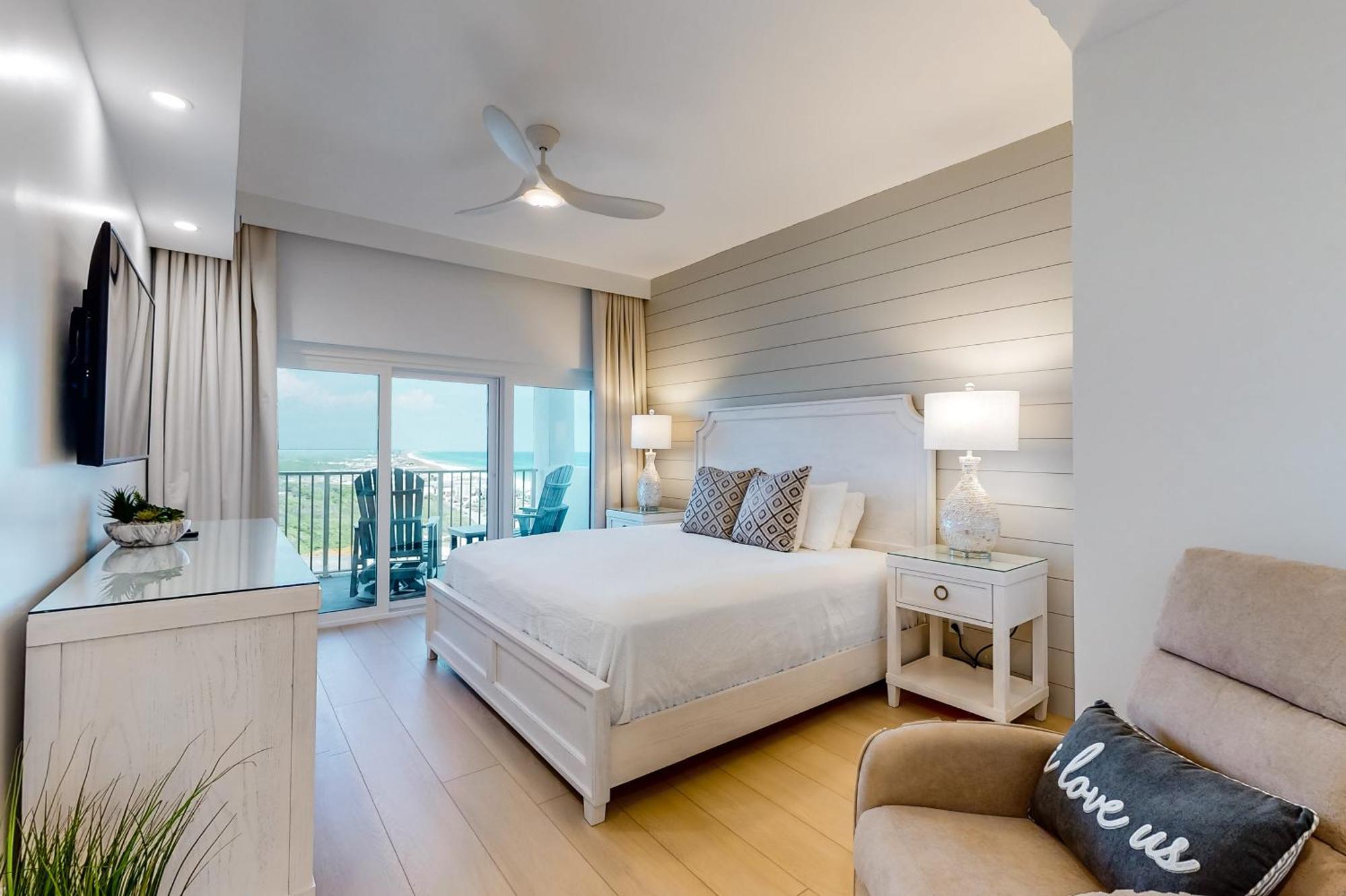 Tops'l Manor 1103 *