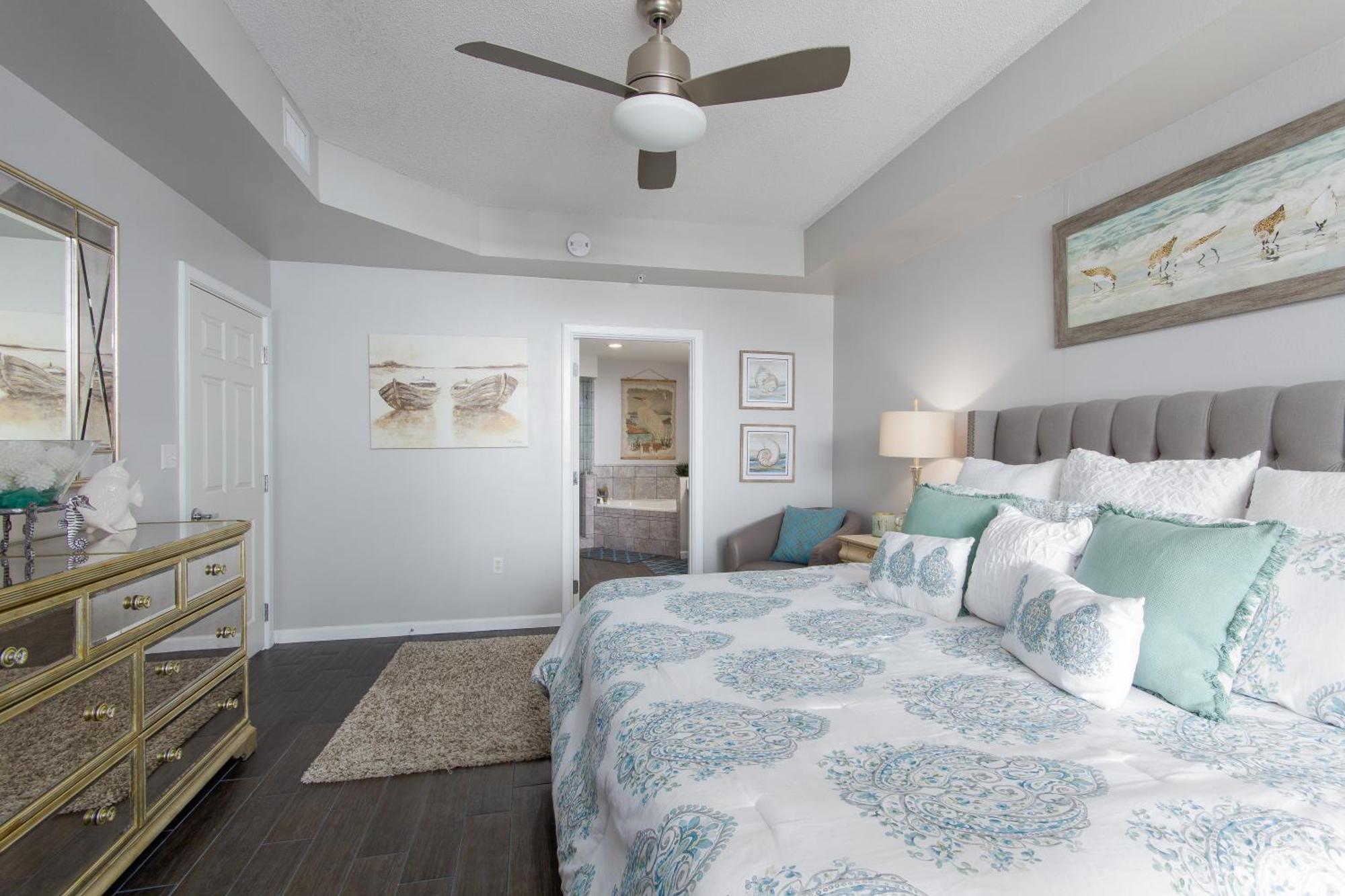 Crescent At Miramar-gulf Front Luxury Condo-free Chairs! Holiday home *