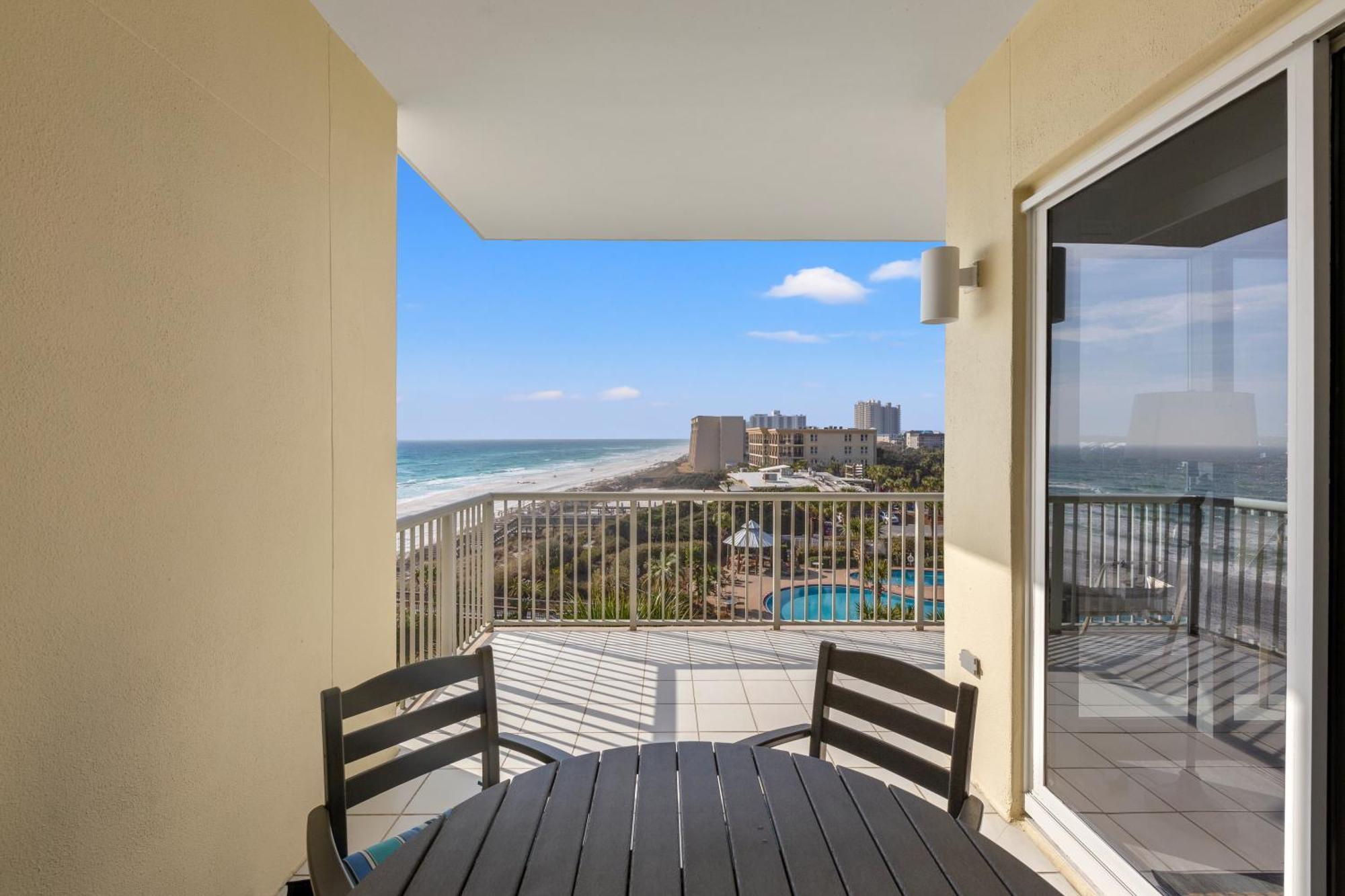 Beachfront Luxury 2bd 2ba With Balcony! Sleeps 6! * Destin