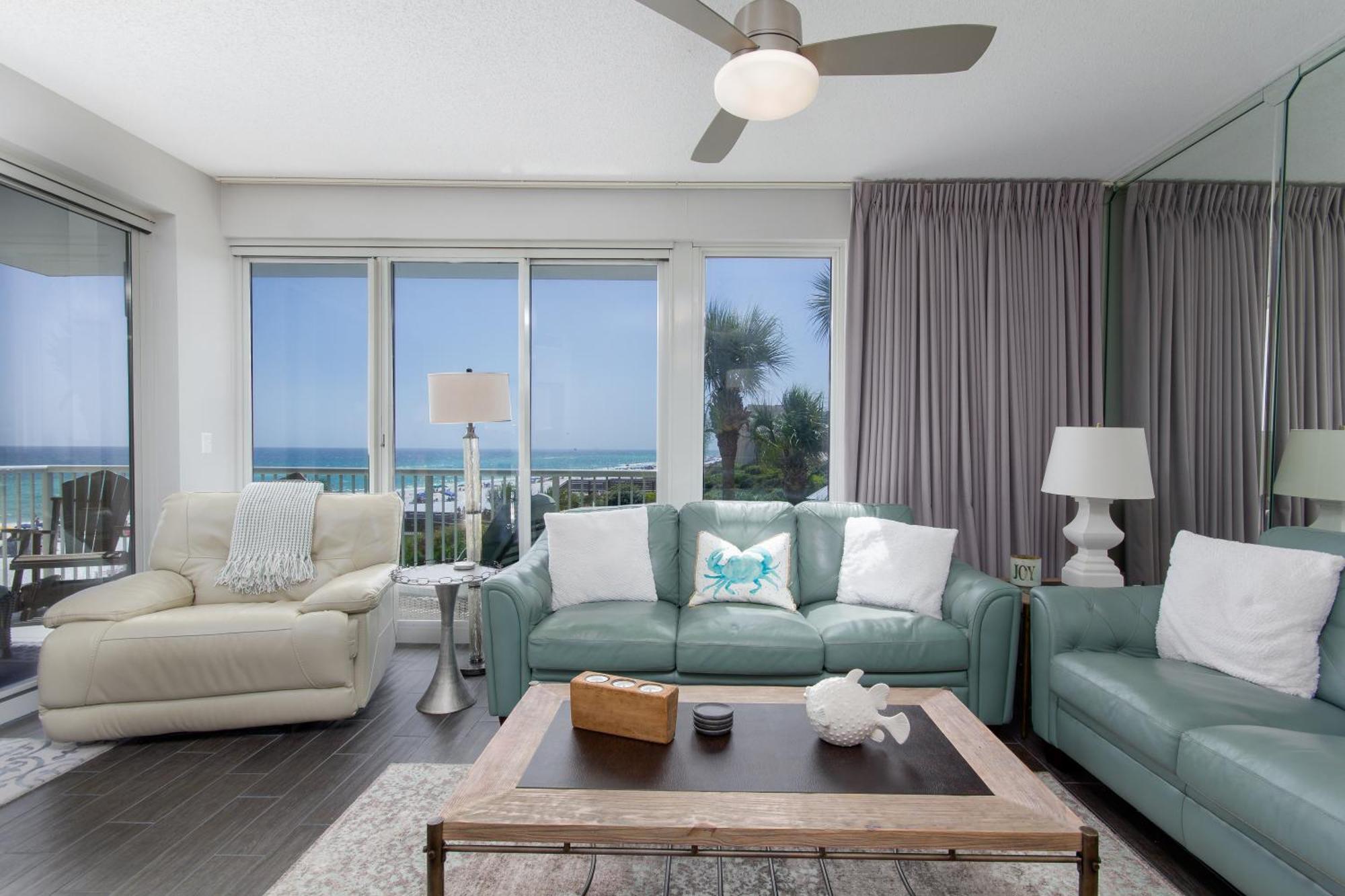 Holiday home Crescent At Miramar-gulf Front Luxury Condo-free Chairs!