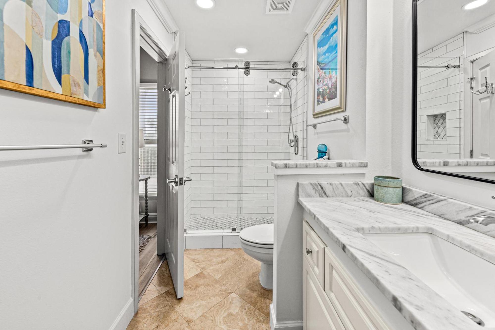Elegant 4bd 4ba With Stunning Ocean Views And Direct & Pool Access