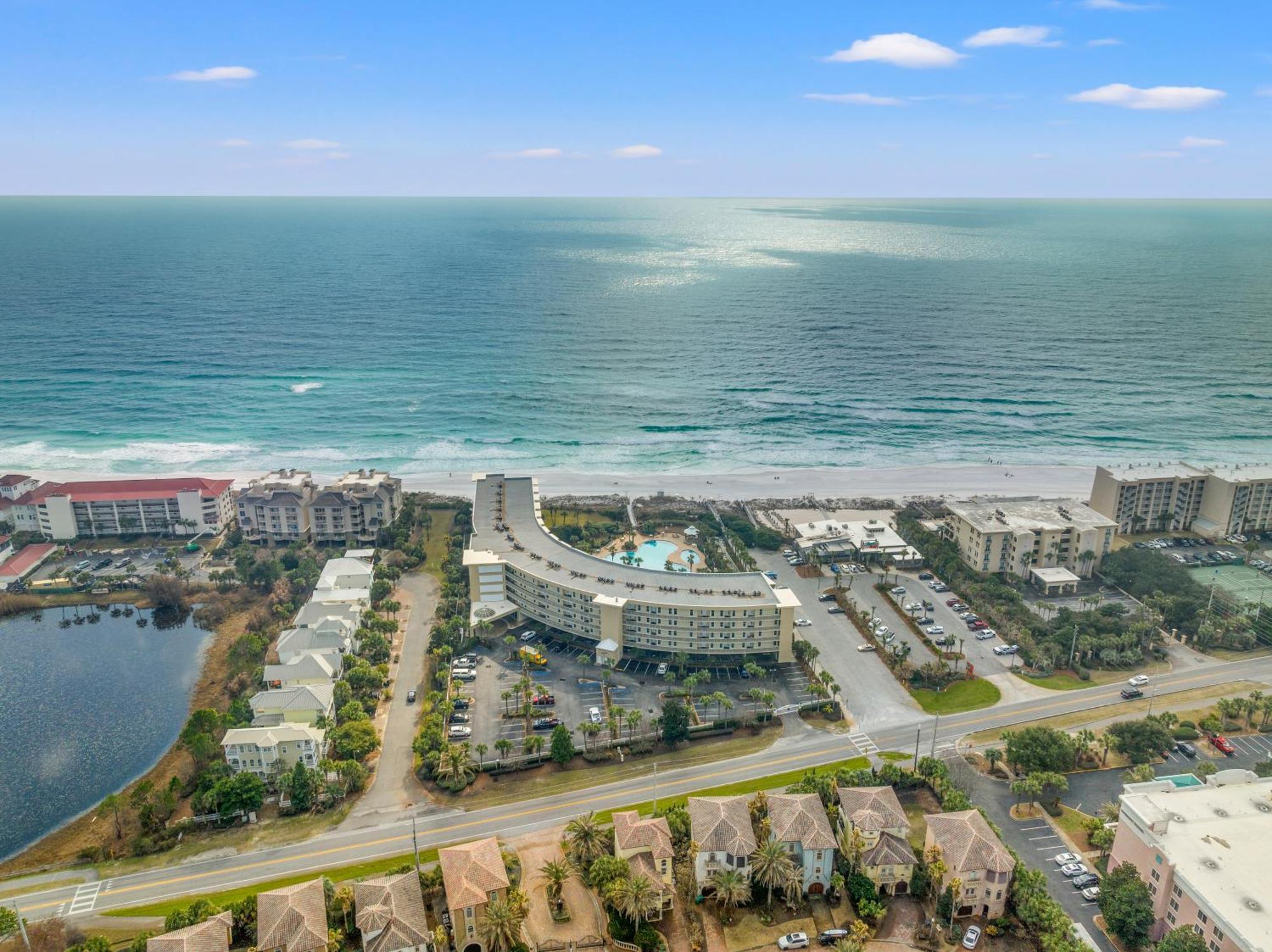 Beachfront Luxury 2bd 2ba With Balcony! Sleeps 6! Holiday home