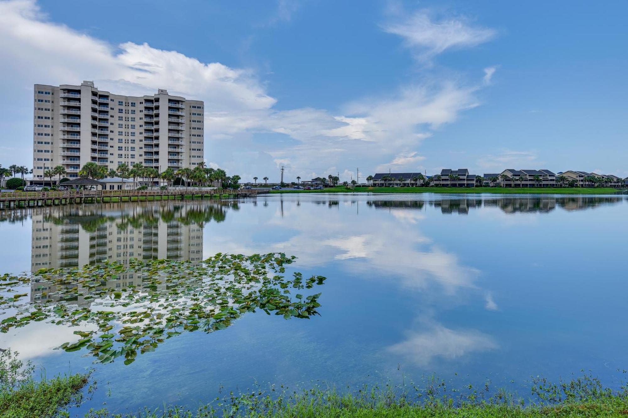 Chic Miramar With Pool Access! Apartment *