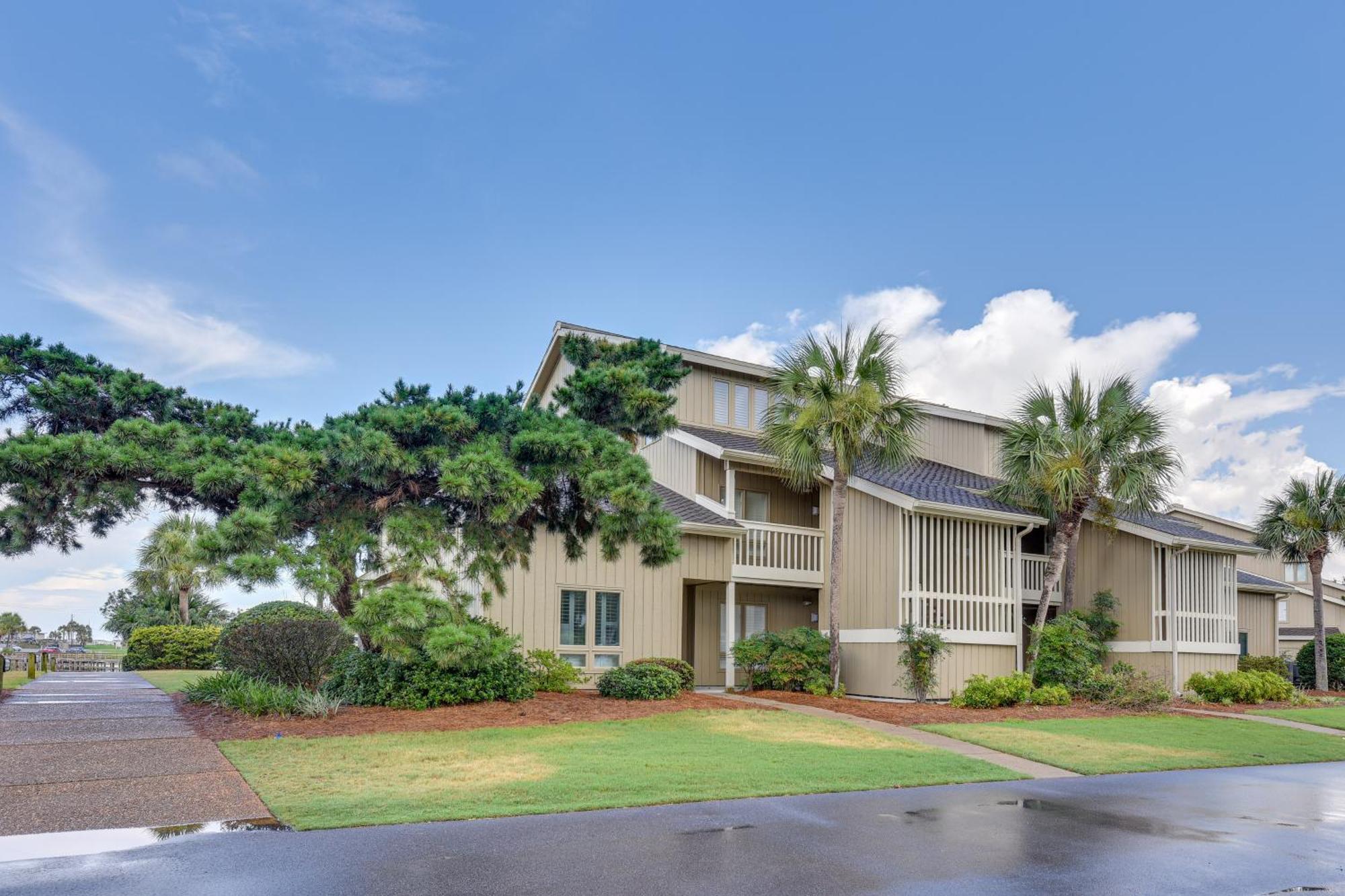 Chic Miramar With Pool Access!