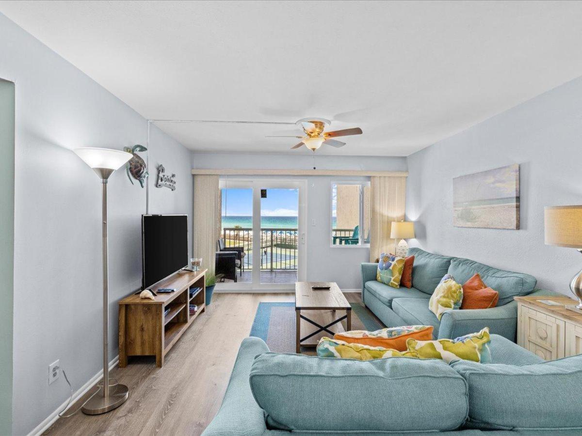 Surf And Racquet Unit 307