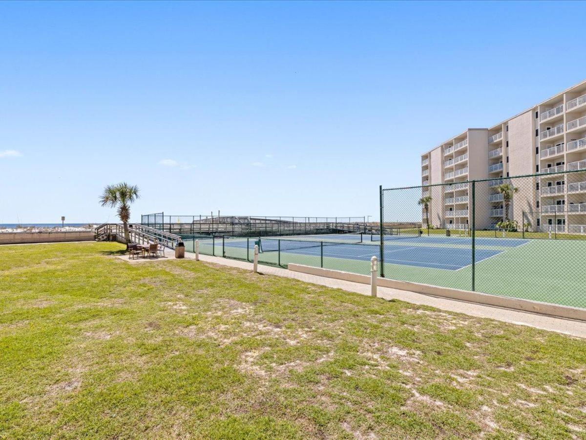 Surf And Racquet Unit 117