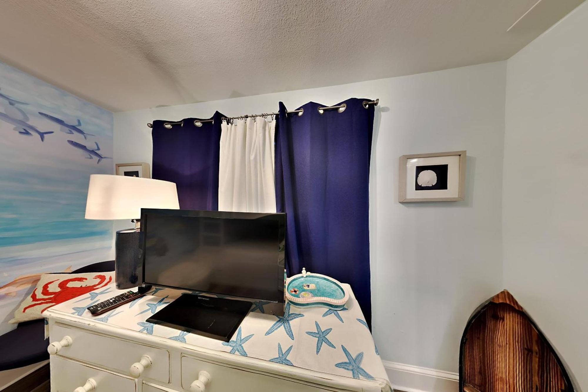 Stunning In With Outdoor Swimming Pool And 3 Bedrooms Destin