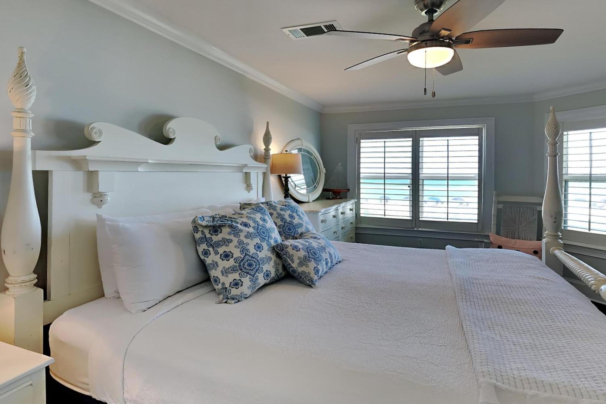 Stunning In With Outdoor Swimming Pool And 3 Bedrooms Destin