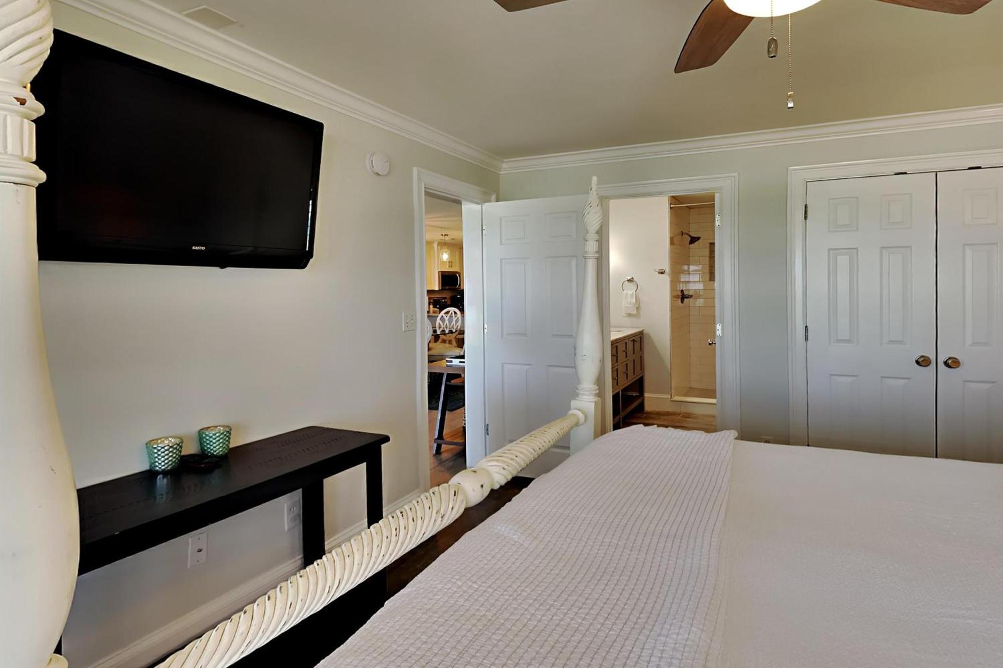 Stunning In With Outdoor Swimming Pool And 3 Bedrooms Destin