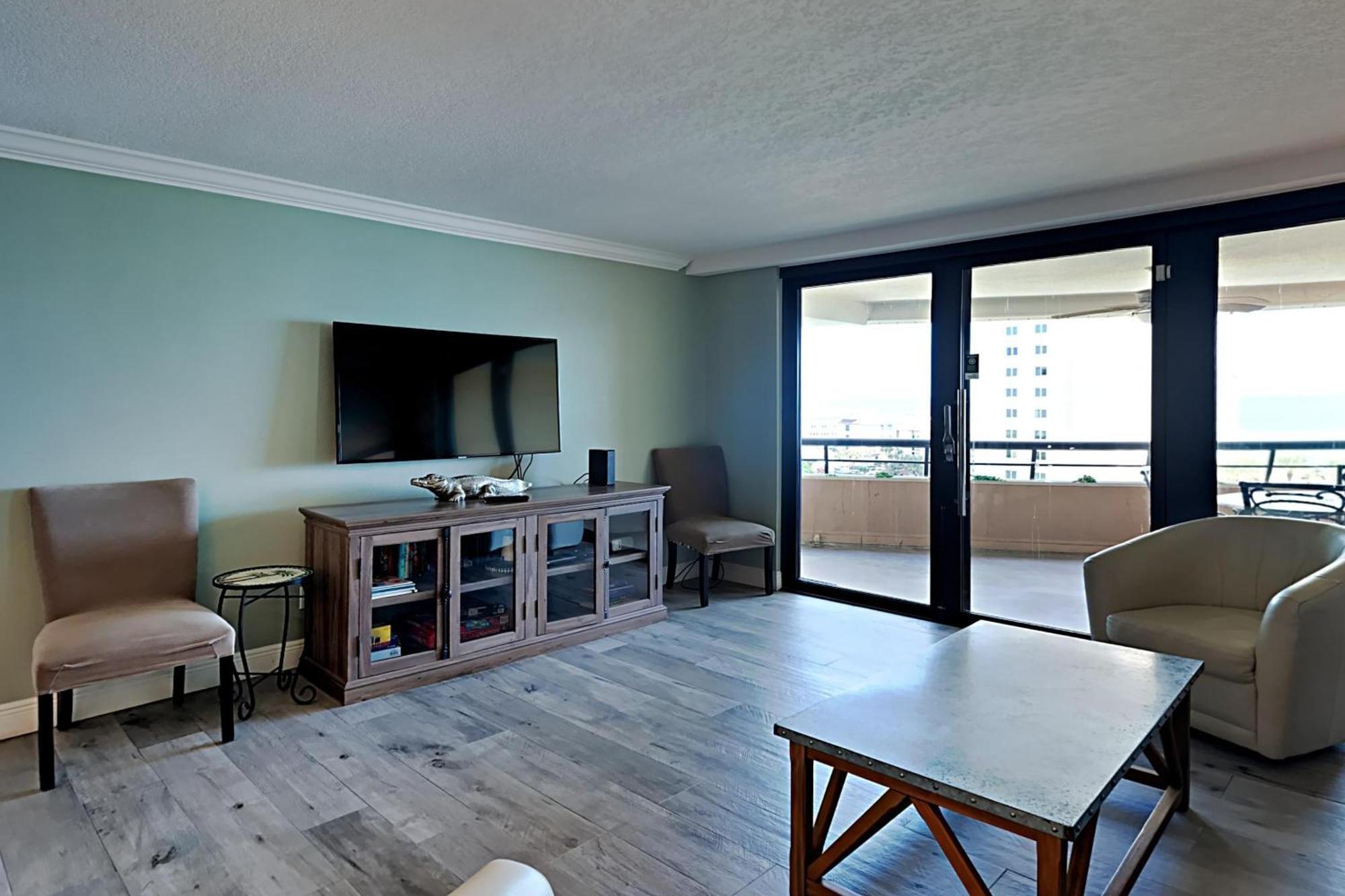 Awesome In Miramar With Outdoor Swimming Pool And 2 Bedrooms