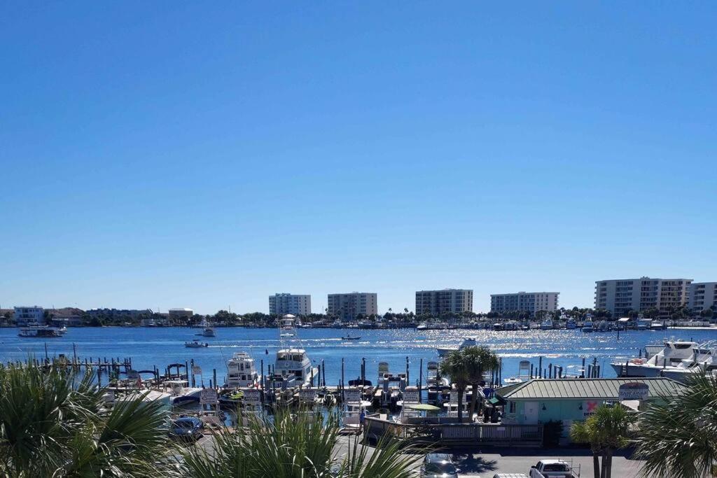 Harbor Getaway *