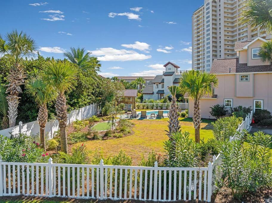 Holiday home 4 Bedroom - 3 Ba Private Pool Putting