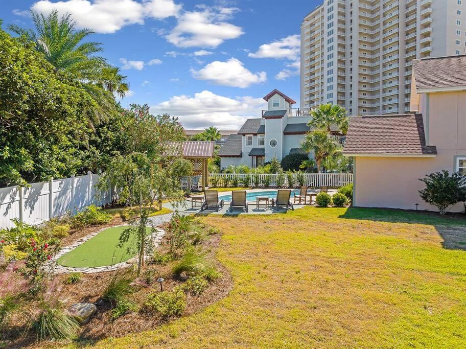 Holiday home 4 Bedroom - 3 Ba Private Pool Putting