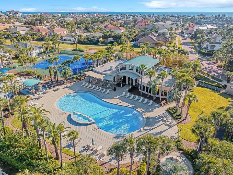 Seas The Day Destiny East Neighborhood Private *