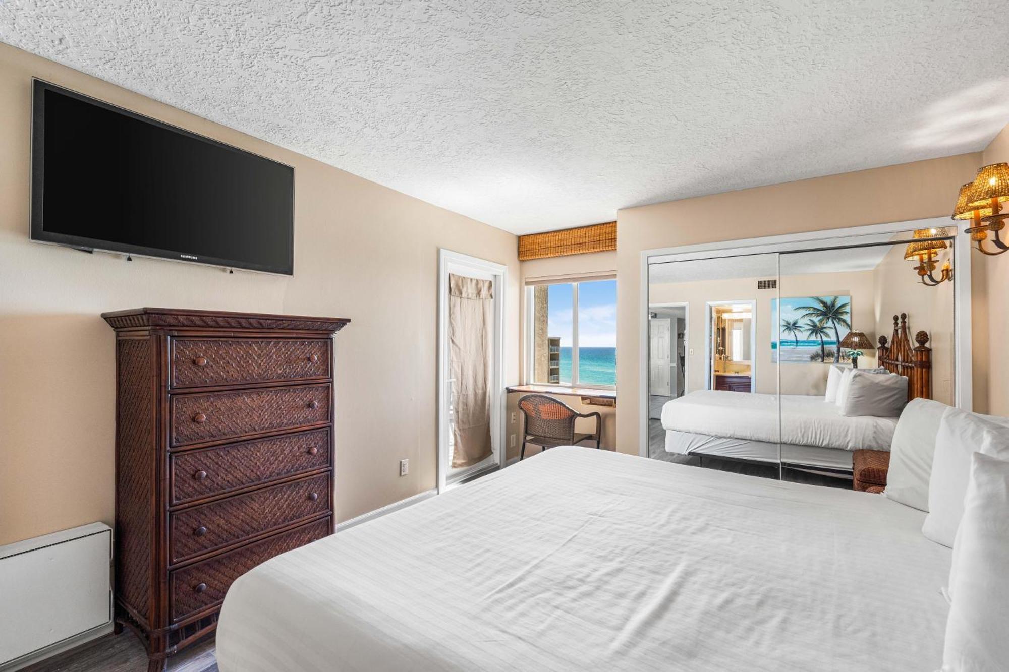 Surf And Racquet Unit 705 * Destin