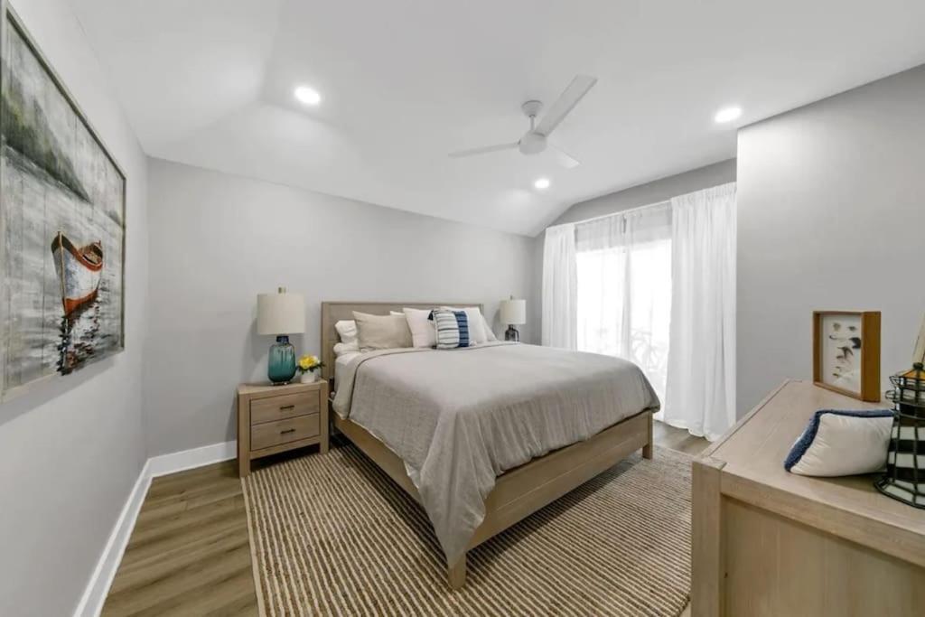 3 Bed 3 Bath And Bay Escape - Free Golf Cart Holiday home