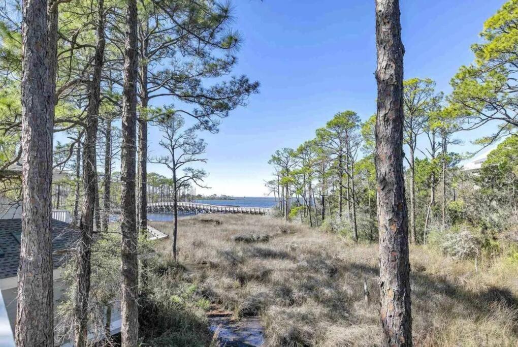 3 Bed 3 Bath And Bay Escape - Free Golf Cart Holiday home *