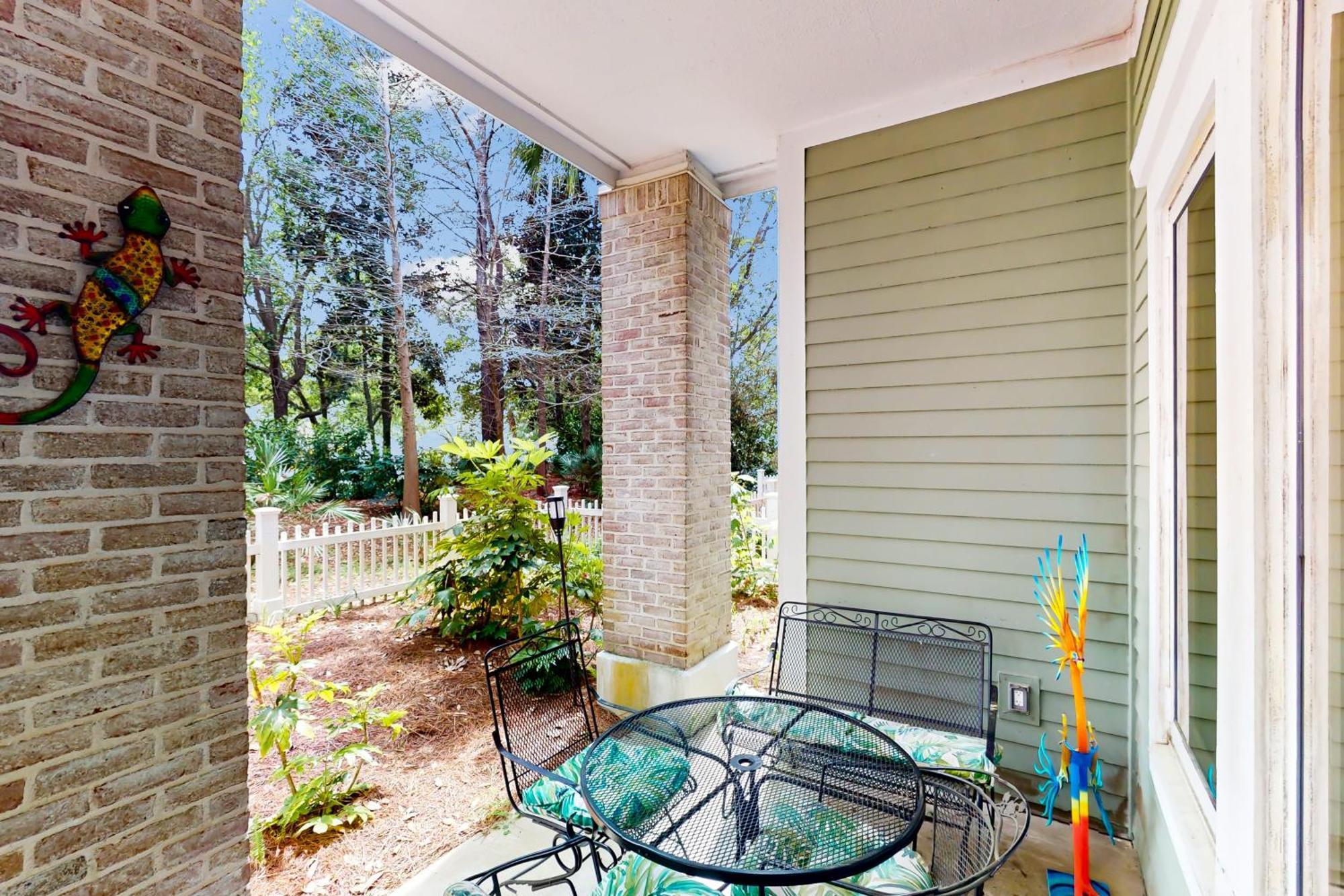 Baytowne Wharf - Pilot House #115/#117 Combo * Destin