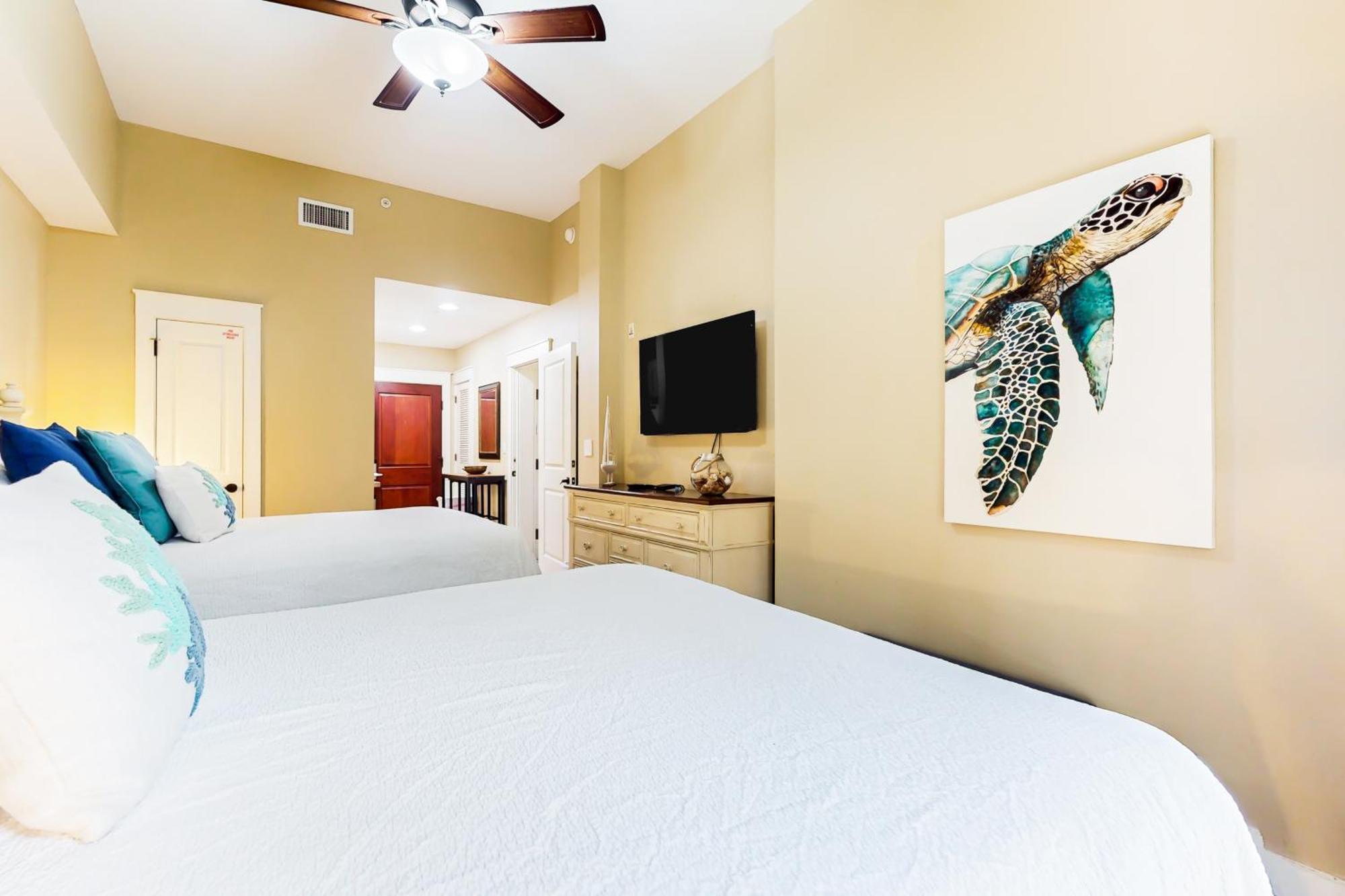 Baytowne Wharf - Pilot House #115/#117 Combo Apartment Destin