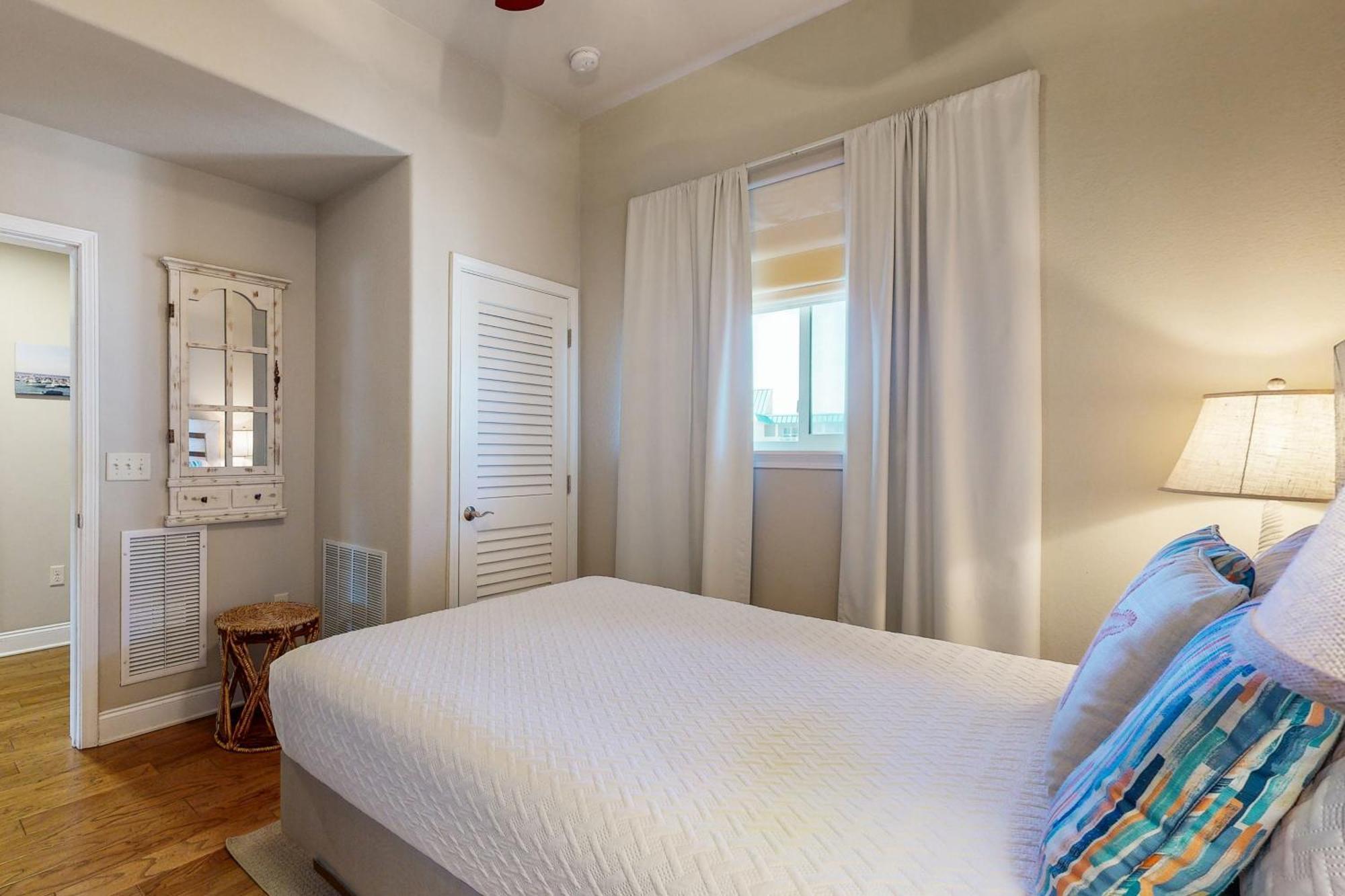 Apartment Alerio B403: Stenita's Place *