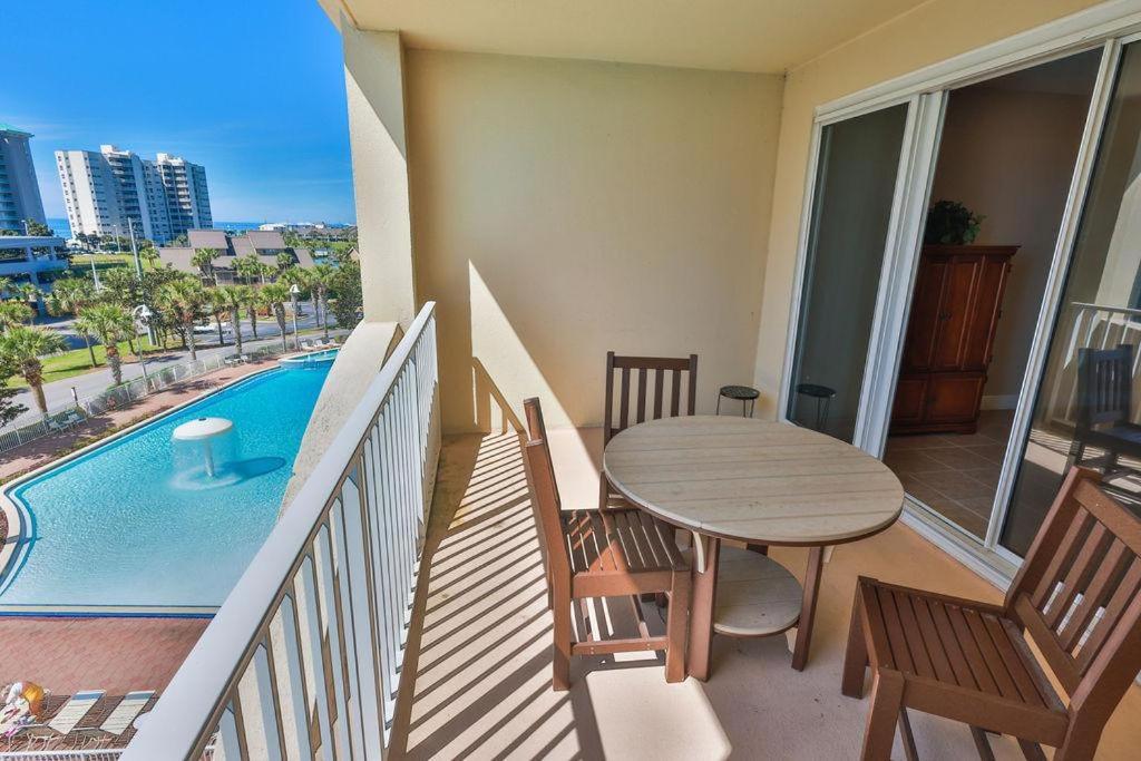 Ariel Dunes 405