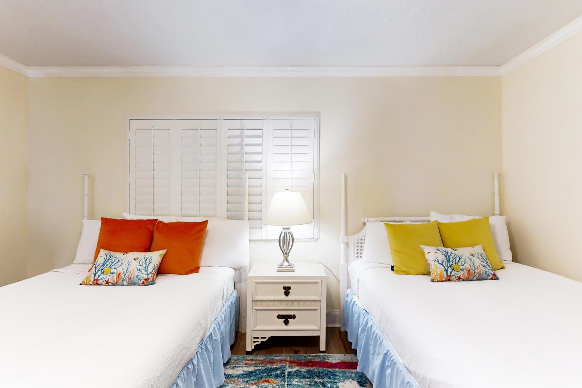 Apartment Shoreline Towers #1024 Destin
