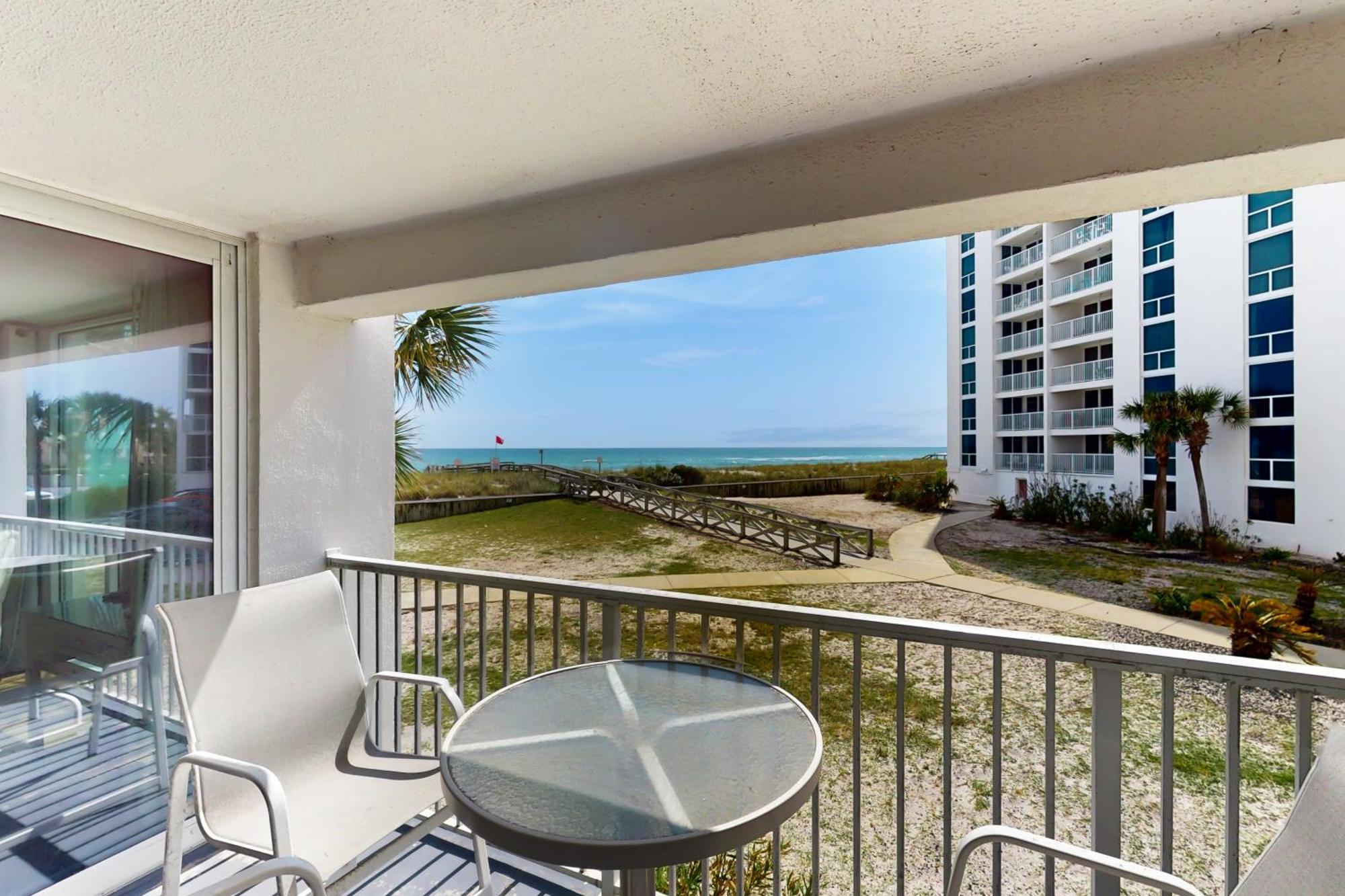 Apartment Shoreline Towers #1024 Destin