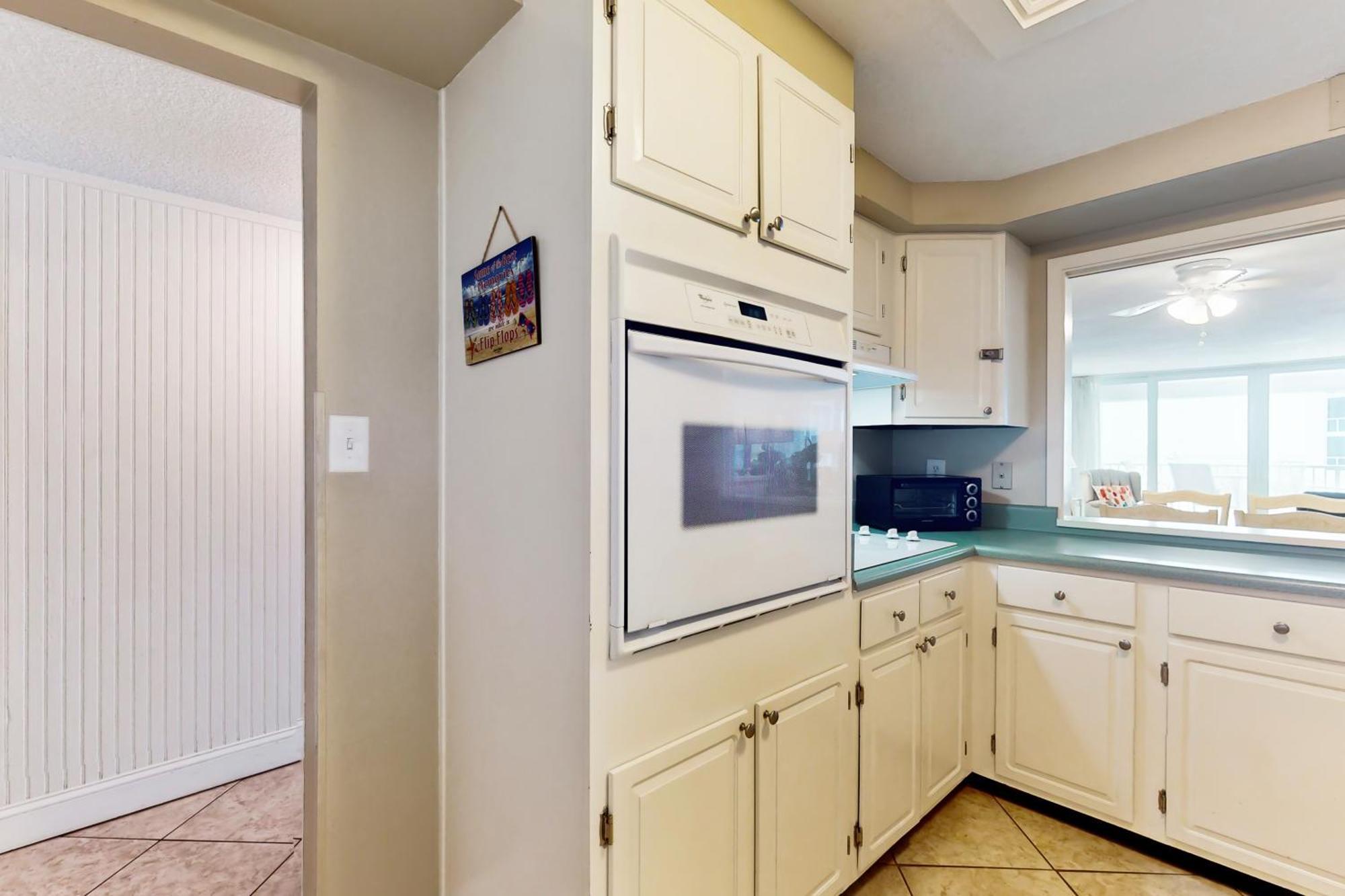 Apartment Shoreline Towers #1024 Destin