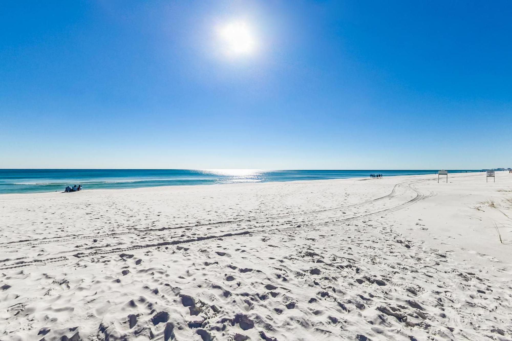 Edgewater 409 - Gulf Views! & Pool Access! Destin