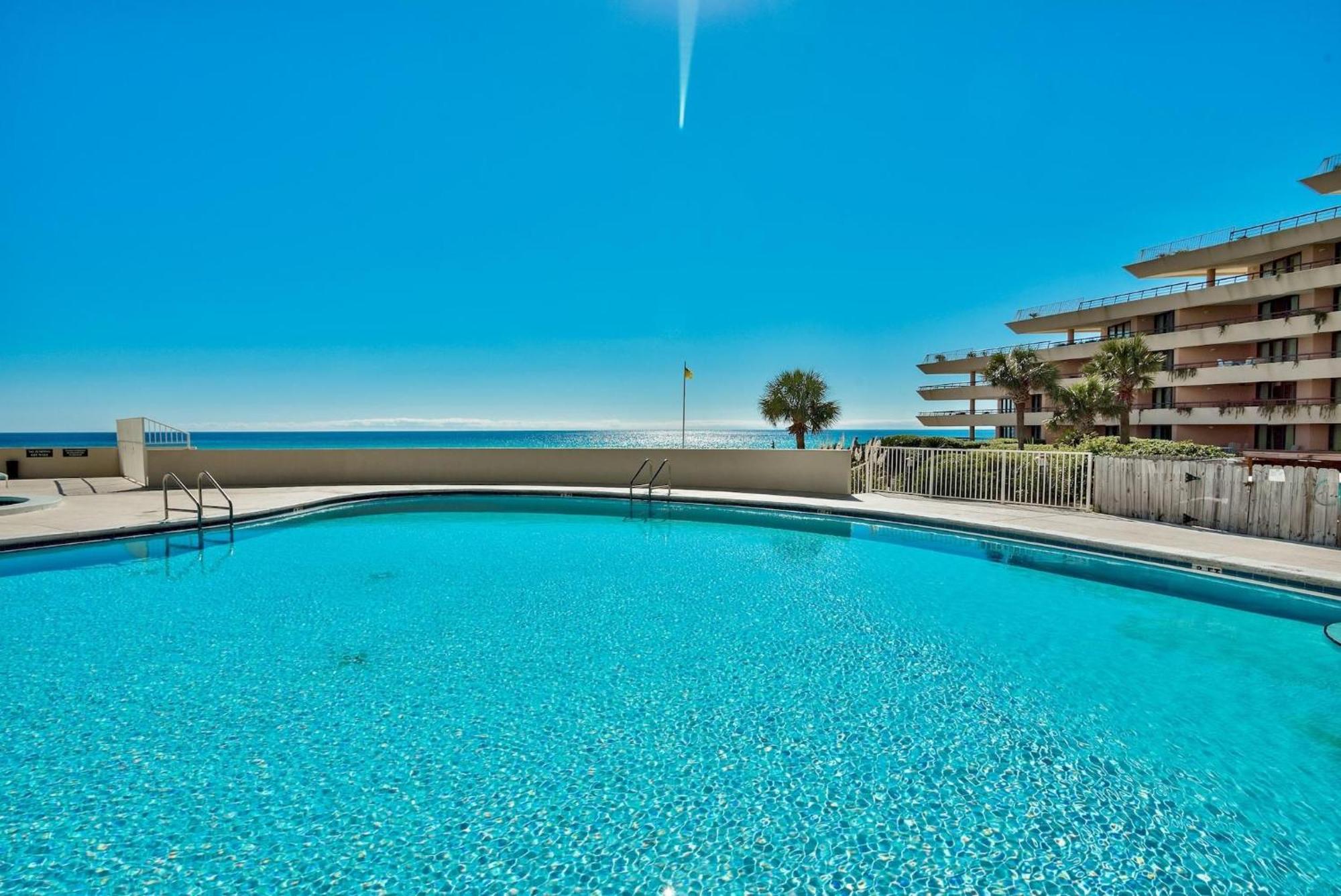 Edgewater 409 - Gulf Views! & Pool Access! Holiday home Destin
