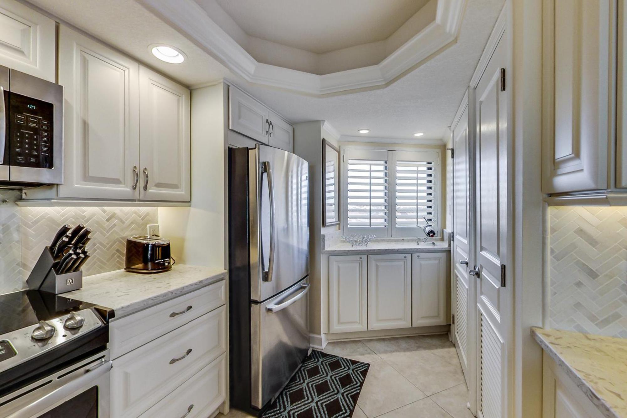 Edgewater 409 - Gulf Views! & Pool Access! Destin