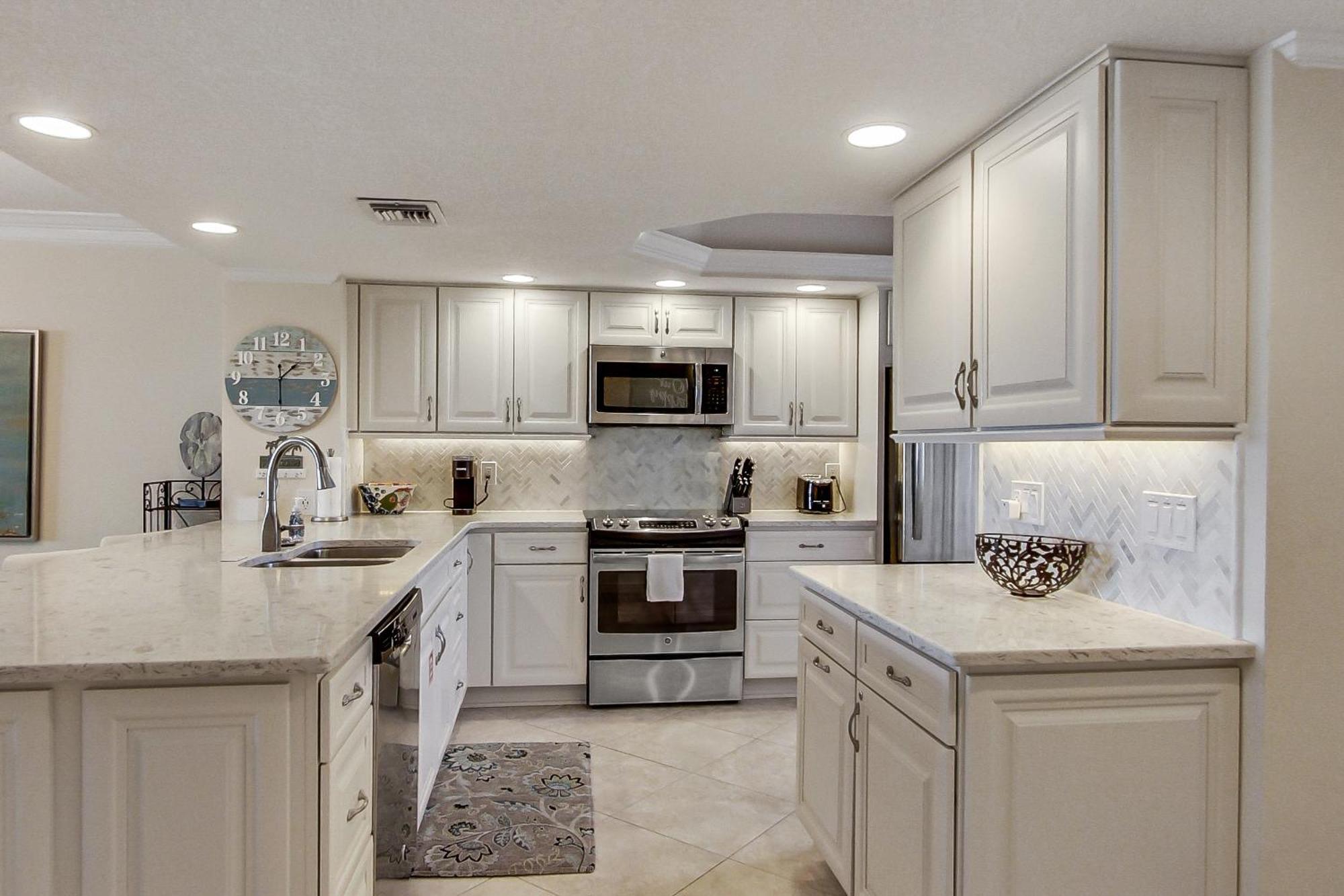 Edgewater 409 - Gulf Views! & Pool Access! Holiday home