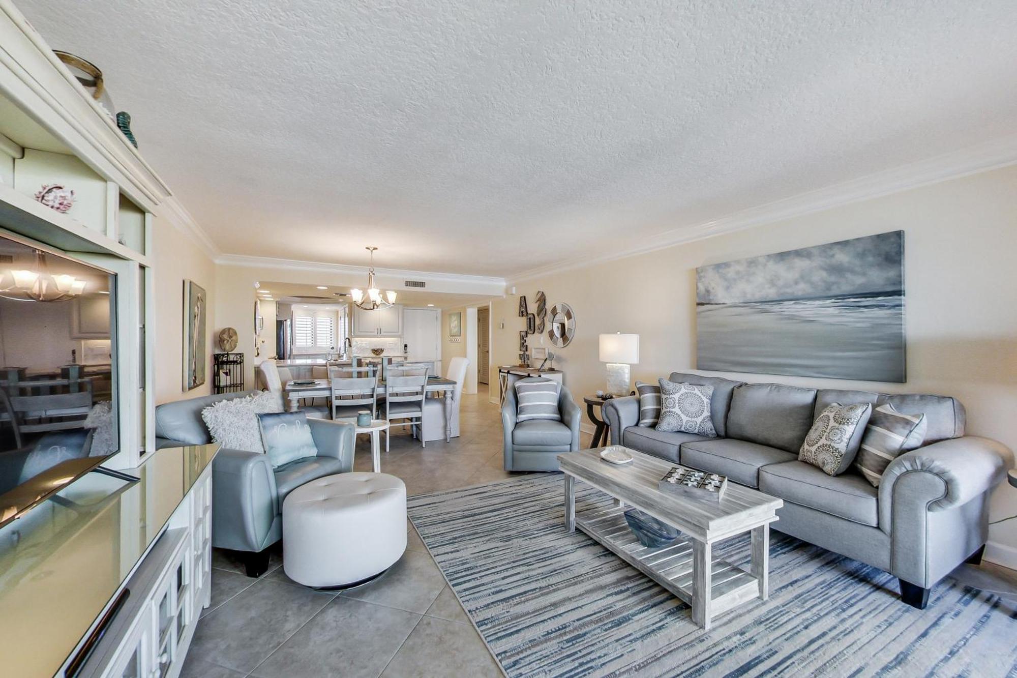 Edgewater 409 - Gulf Views! & Pool Access! Holiday home Destin