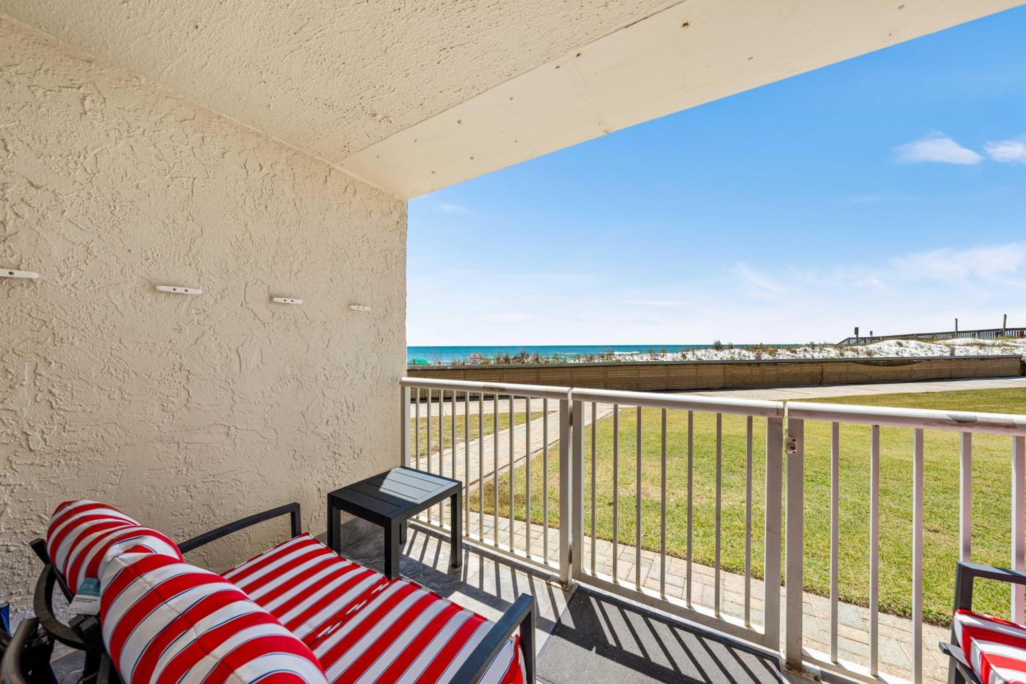 Surf And Racquet Unit 122 * Destin