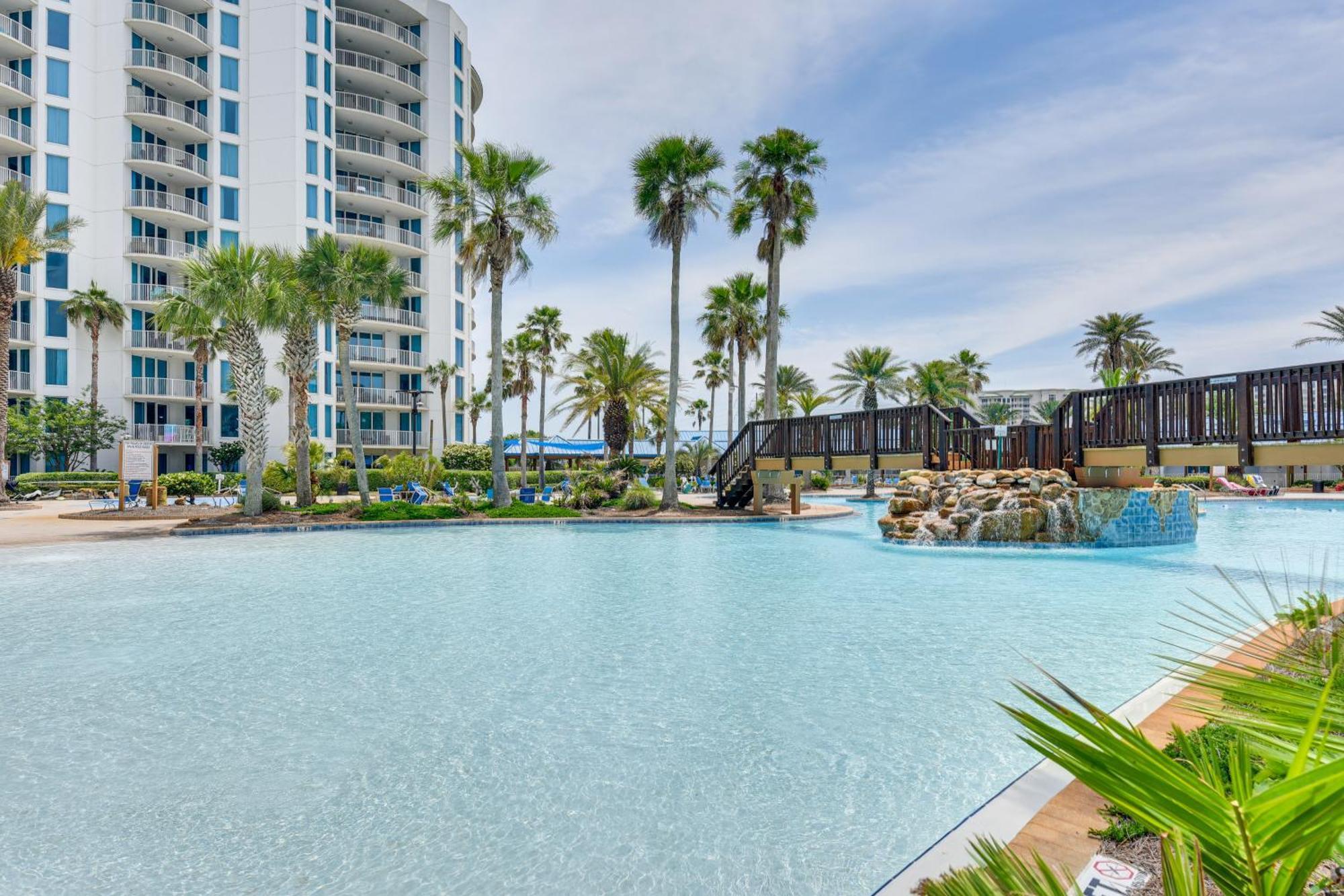 Apartment Walk To Poolside Oasis In Palms Of Destin!