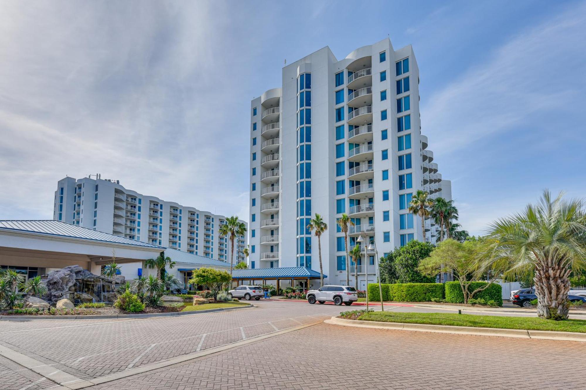 Walk To Poolside Oasis In Palms Of Destin!