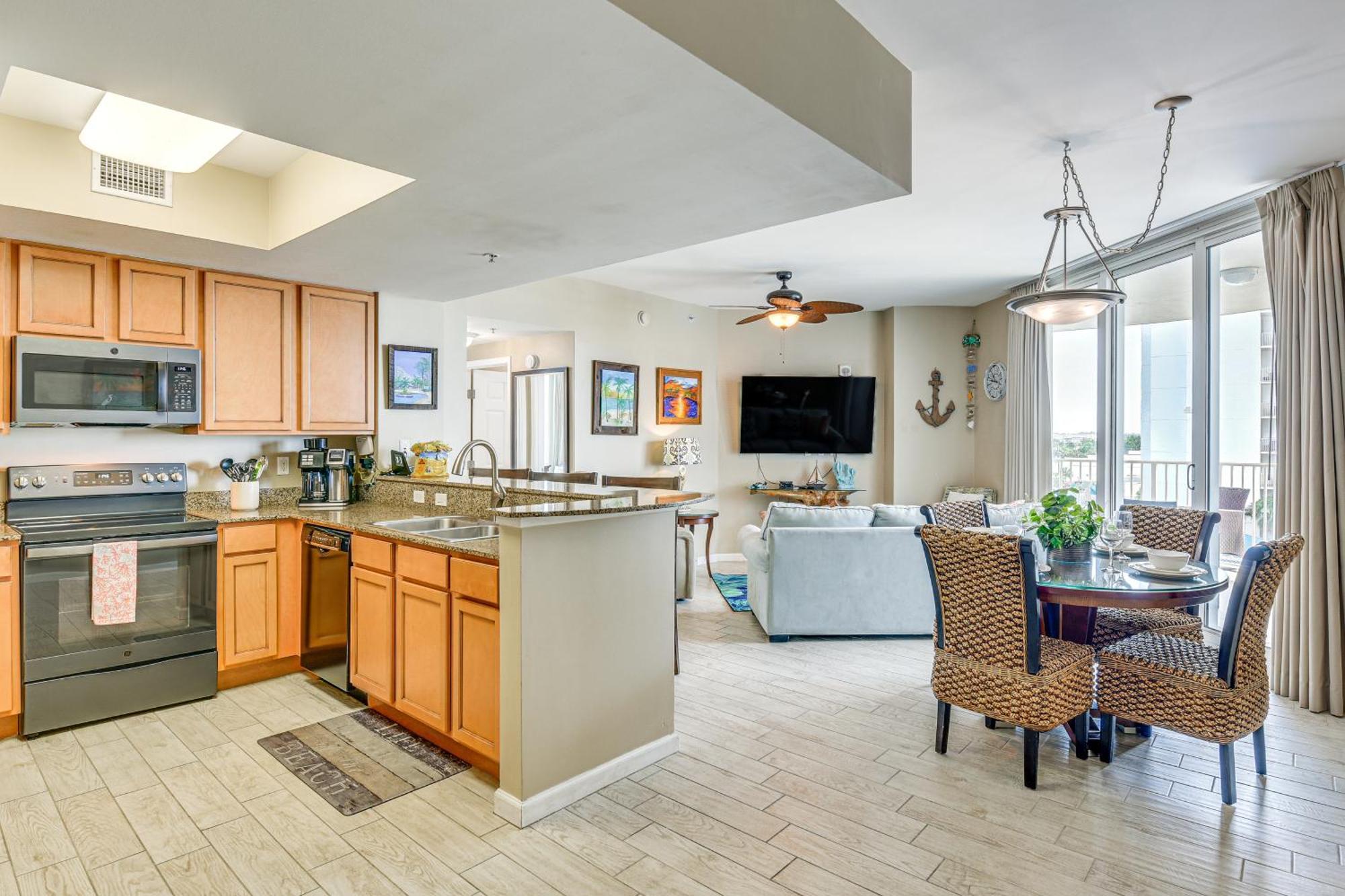 Walk To Poolside Oasis In Palms Of Destin! Destin