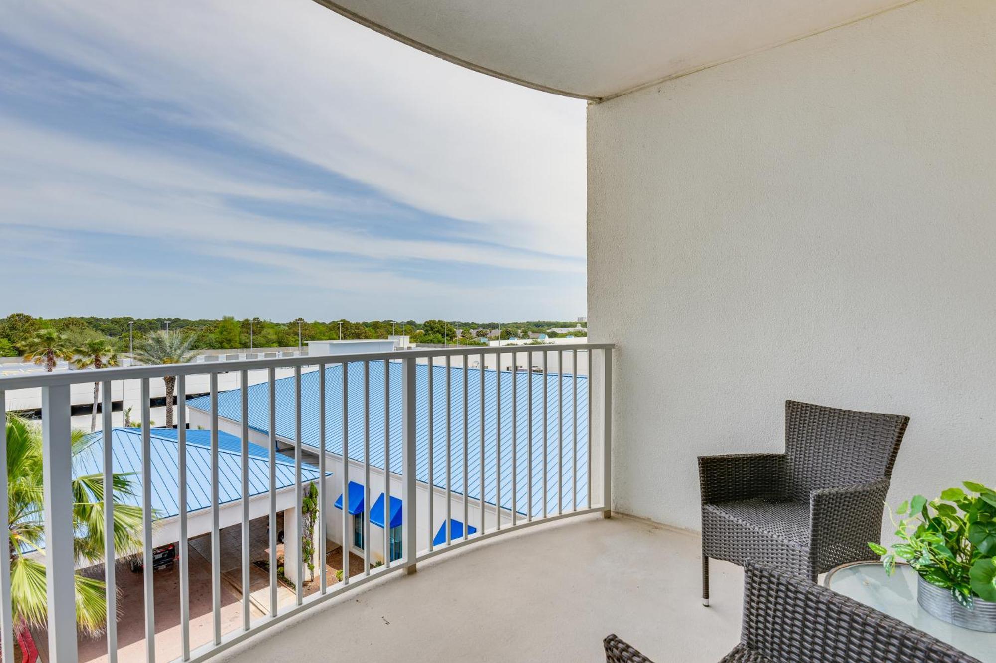 Apartment Walk To Poolside Oasis In Palms Of Destin! *
