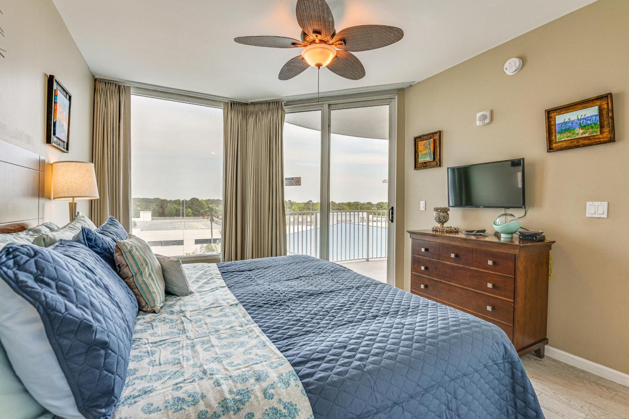 Walk To Poolside Oasis In Palms Of Destin!