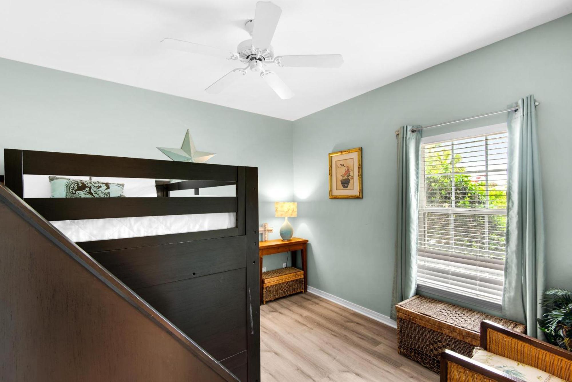 Apartment Spyglass #103 *