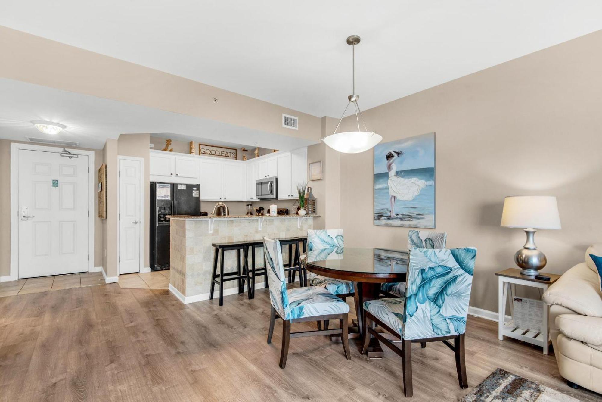 Palms #2605 Jr 2br