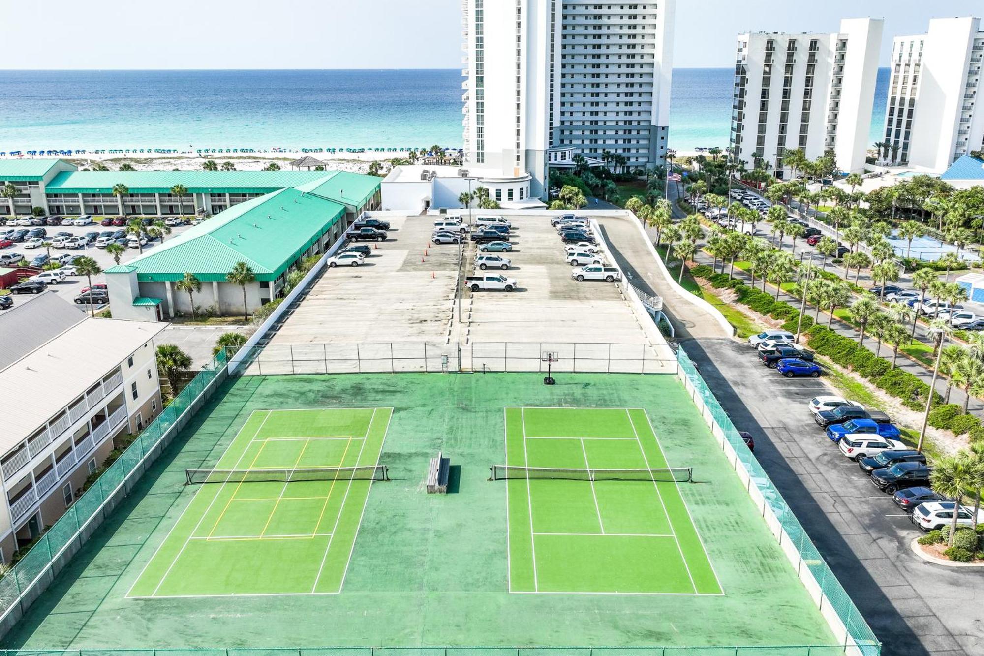 Pelican Pointe Apartment