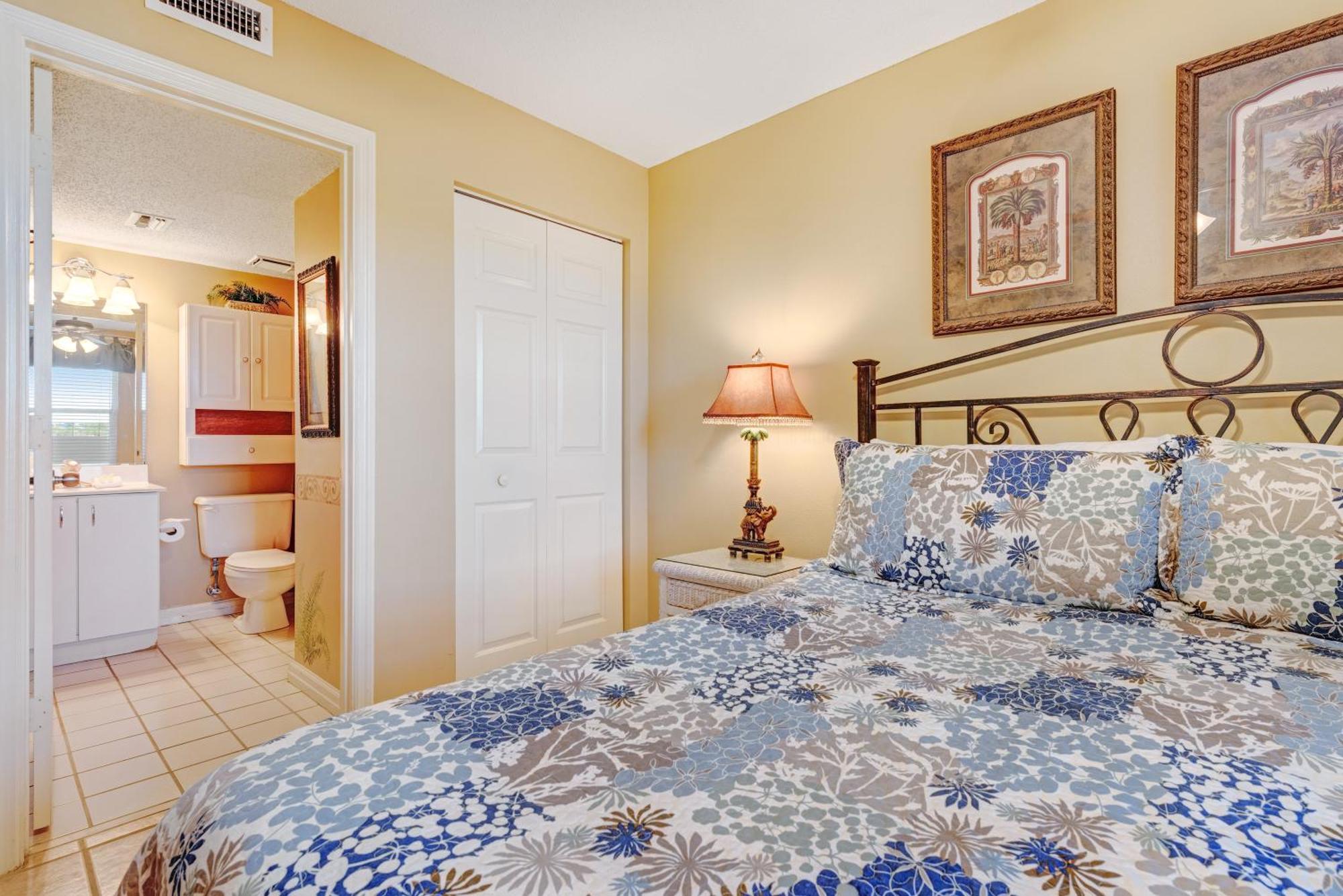 Pelican Pointe Apartment