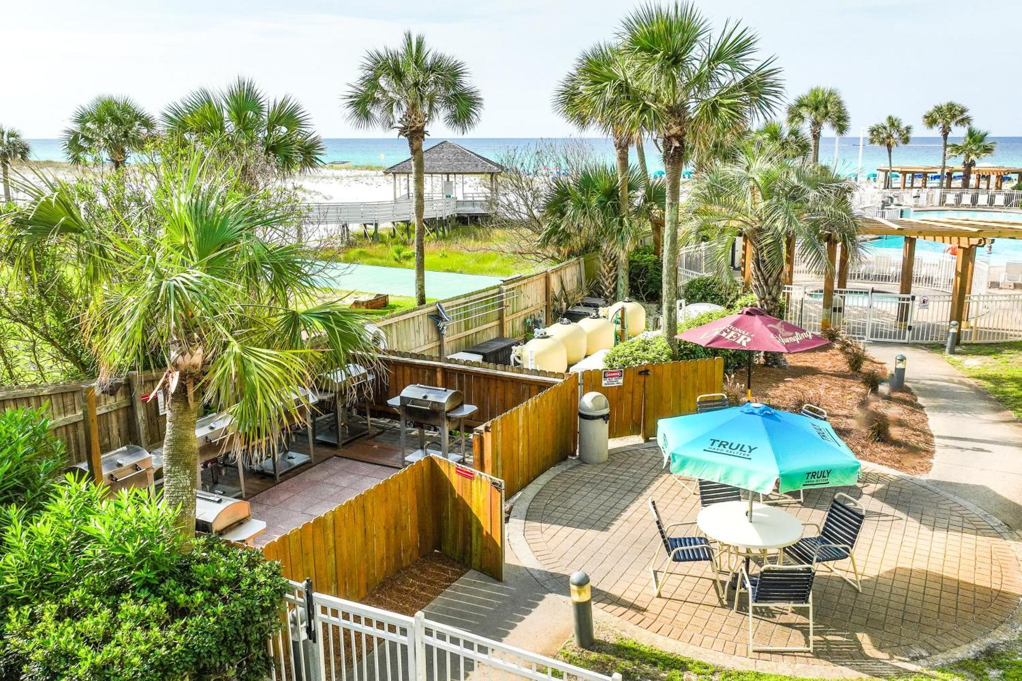 Pelican Pointe *