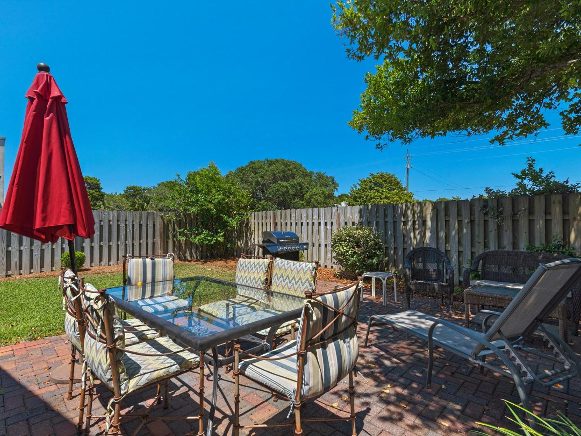 A Stones Throw By Newman-dailey Holiday home *