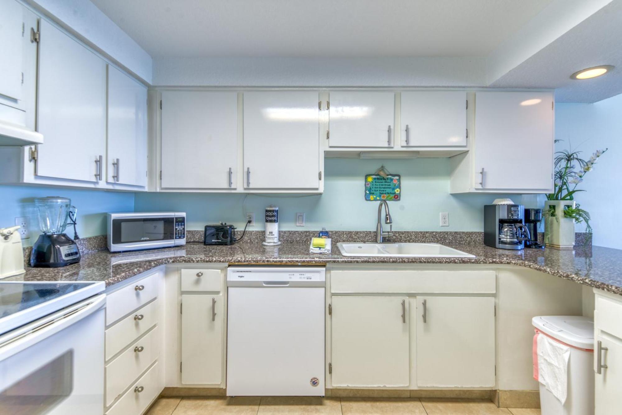 House B405 - Beachfront With Pool, Wifi, & Service *