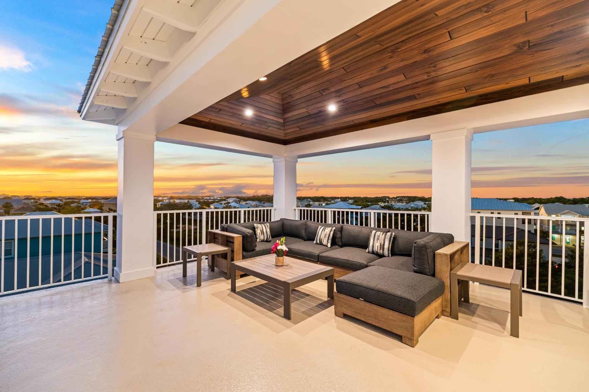 Emerald Sunset By Avantstay 9bdr Poolgame Roomrooftopwalk To Destin
